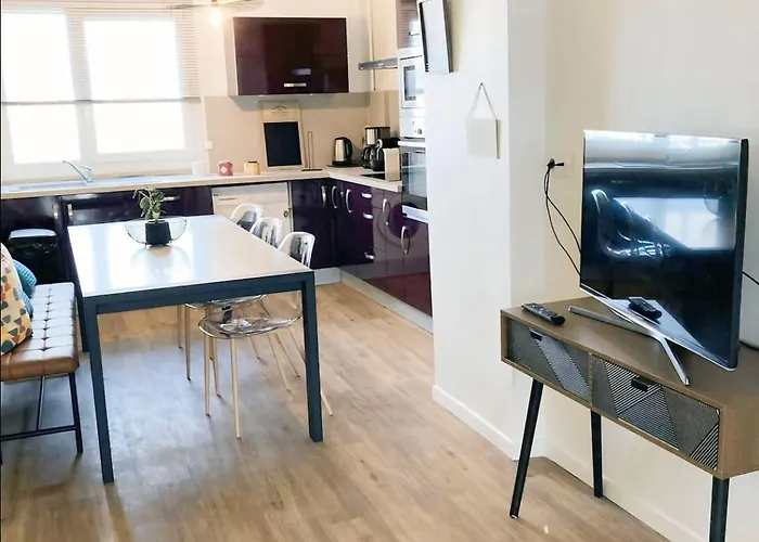 Private In Cozy Shared - N2-4 *